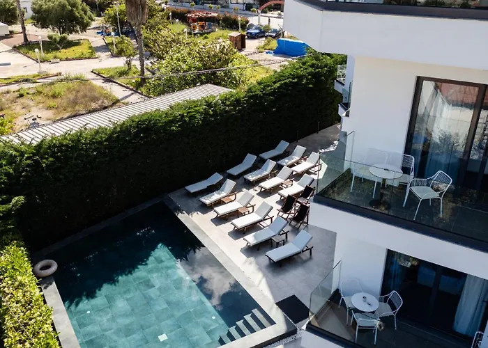 Blue Eye Hotel